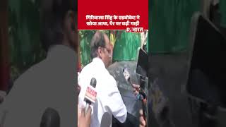 Twisha Death Case: पैर पर चढ़ी कार तो बौखला गए Lawyer Enosh George, कहा- माफी मांगो। Video Viral
