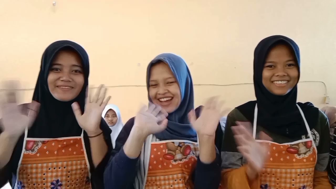 Video Profil dari KUS PERFECTION BAKERY DOUBLE TRACK TATA BOGA SMAN PILANGKENCENG