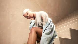 Ariana Grande  God Is A Woman empty Arena