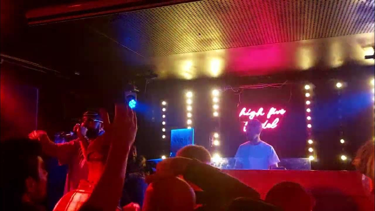 Roc Marciano & The Alchemist performing "Tek to a mack" Veedel Club, Köln YouTube