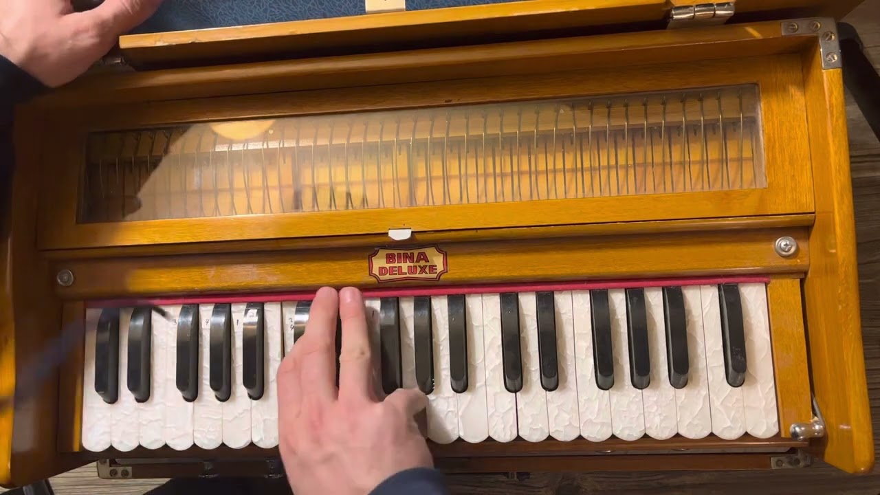 How to Play Om Namah Shivaya by Krishna Das on Harmonium Acordes Chordify