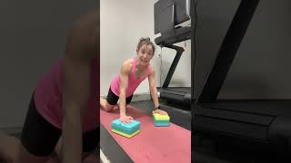 Bear Deficit Push ups