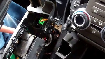 How to remove the screen, radio and heater controls Land Rover Discovery 4 LR4