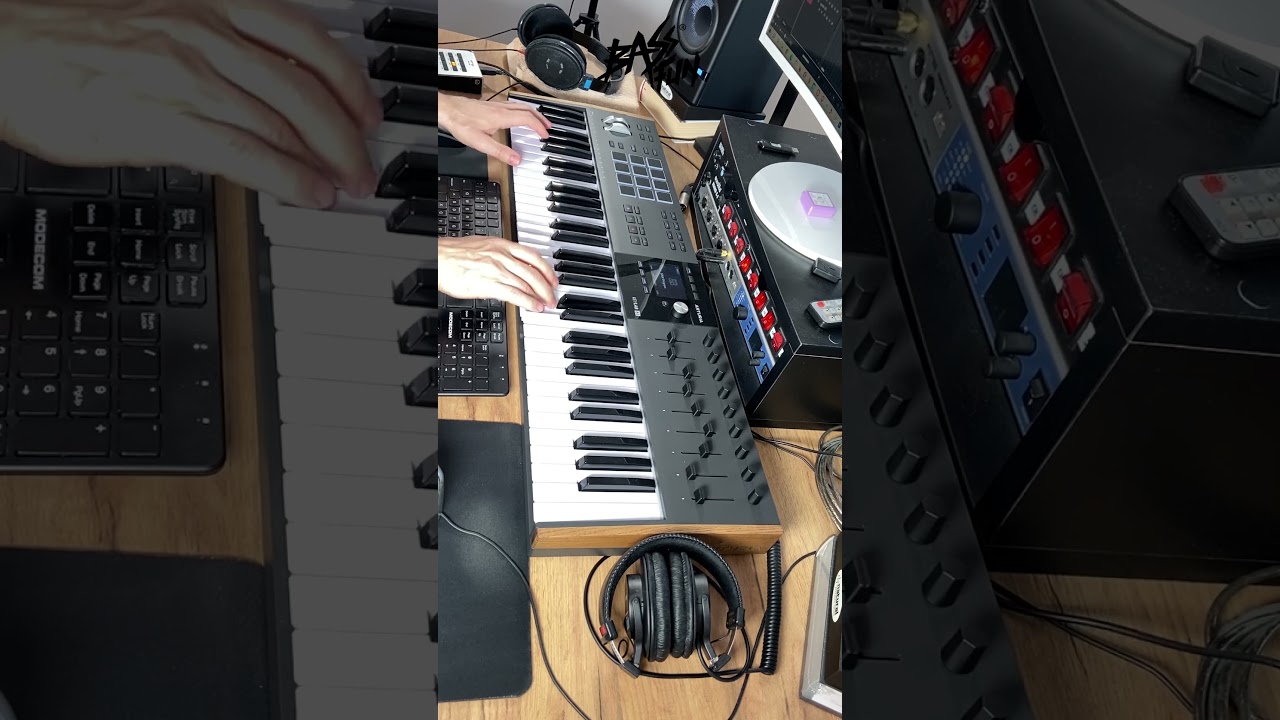 Retro Music Producer | Bass Fun 