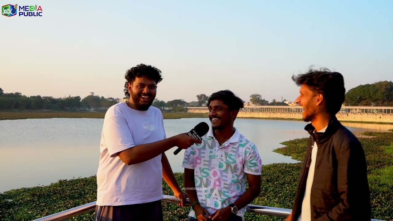 Ajith fans 🤍 | Vijay fans 💛Ungaluku yaar mass-ah irukku? Comment pannunga 👇