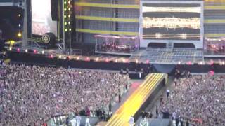 Take that hold up a light live at Wembley