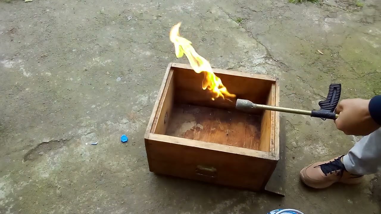 Kovan temizleme işlemi #arı #arıcılık #temizlik #bal