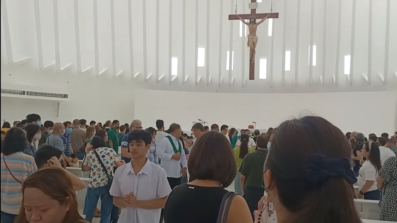 ang-bagung-cimbahan-ng-gateway-mall-2-sagrada-d-familla-church-cubao