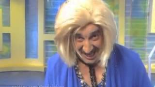 Chamada de retorno do Programa do Ratinho, com apresentador imitando Hebe Camargo (2006)