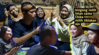 Mang Adeung/Adeng bingung milih Intan/Chika, malah milih TikTok an. | BODOR SUNDA