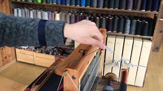 さ*ぼ様 機織りの道具 かせかけ　ふわり　糸巻き The Proper Way to Wind a Bobbin - Part 1 - YouTube