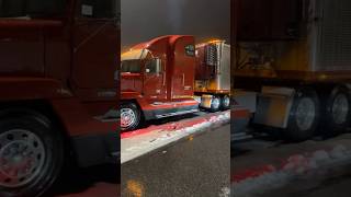 #freightliner #fld120 #clean #workingclass #eastcoast #i95 #k12 #family #spreadaxle #stainless