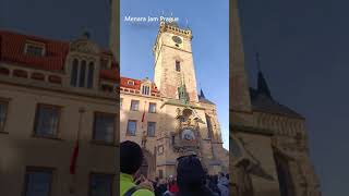 Nyanyian Menara Jam Praha
