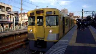 西武２０００系（2004F）東伏見駅発車
