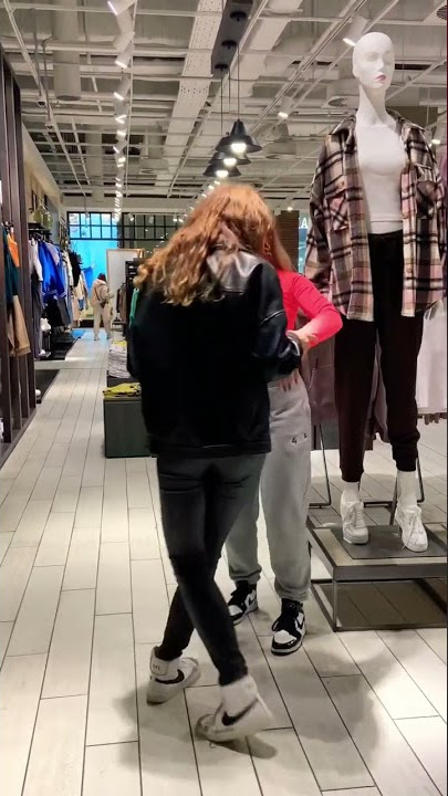 She didn’t expect 😂#mannequinchallenge #prank