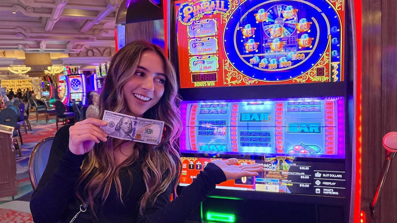 We Tried A RISKY STRATEGY On The Pinball Slot Machine In Las Vegas