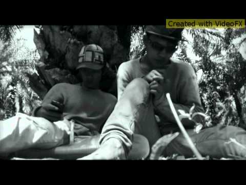 Ngentot di kebun - YouTube
