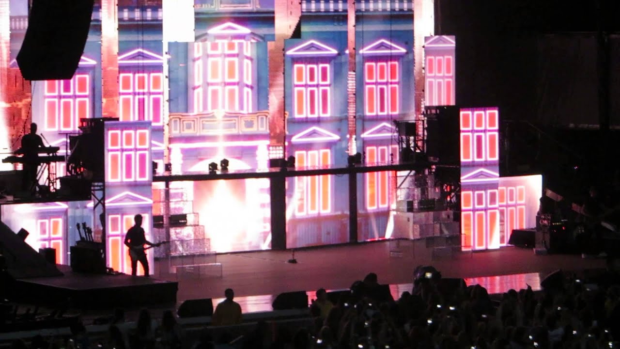 One Direction at Jones Beach - Entrance and Up All Night
