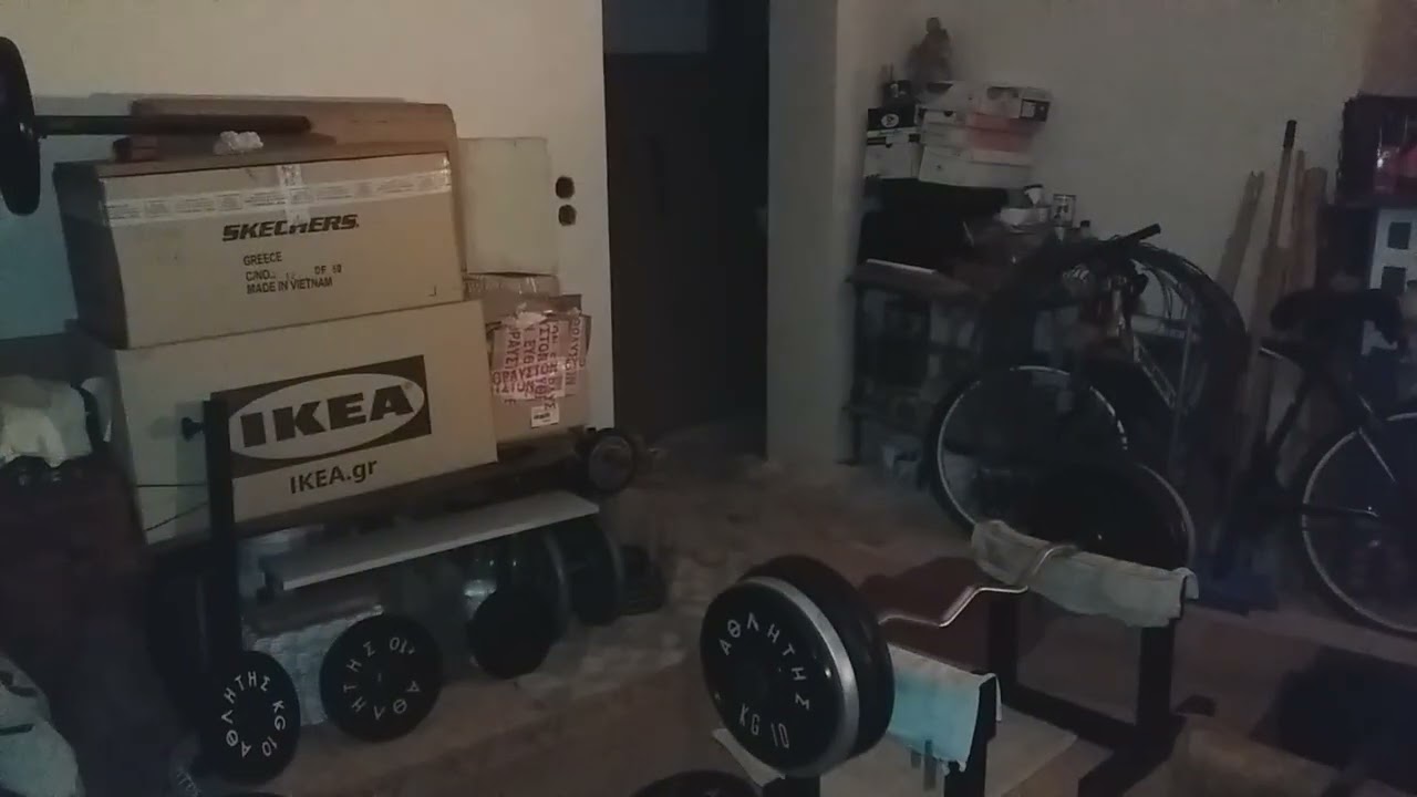 BEND OVER ROW 150 KG × 15 REPS.