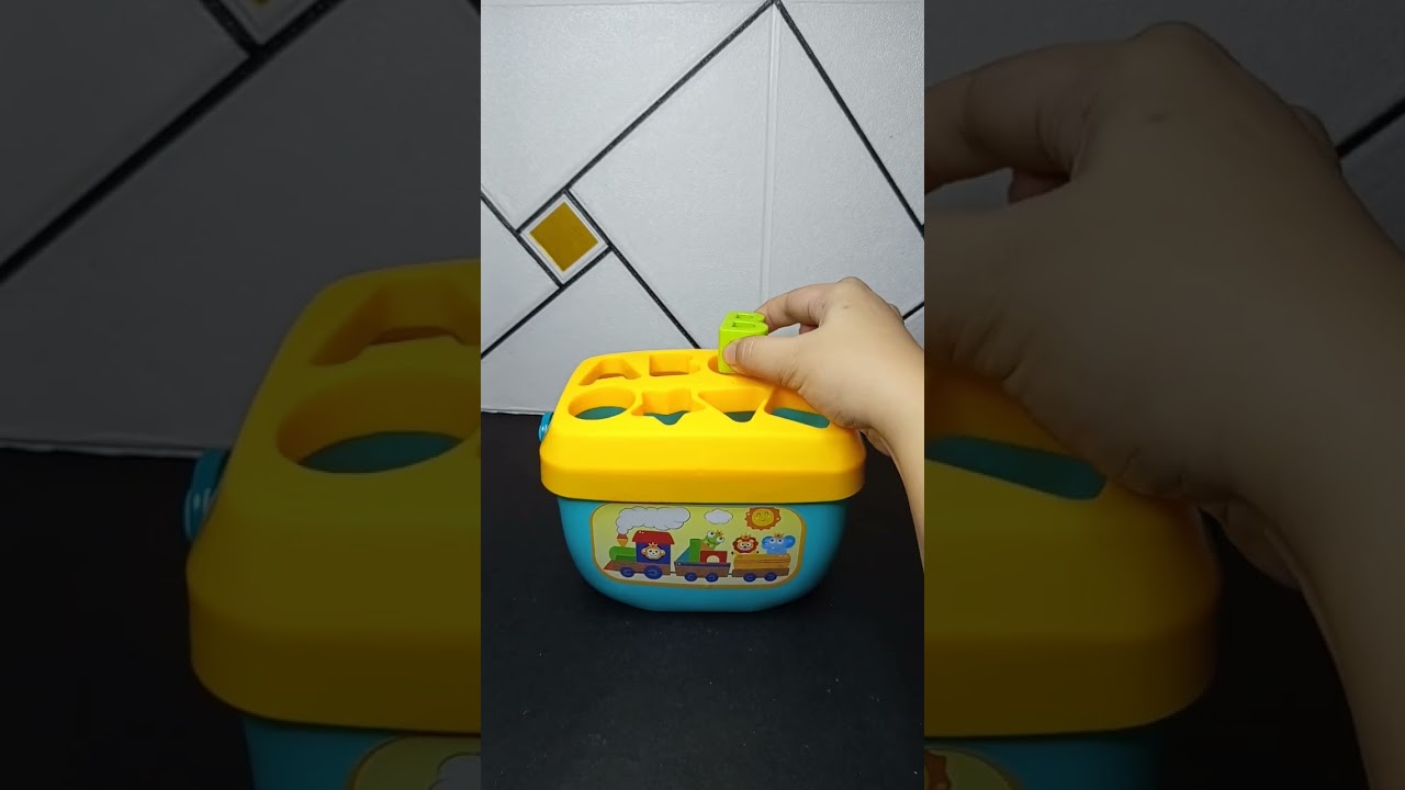 Приятное распаковывание! Буква B, корзинка-сортировщик форм.