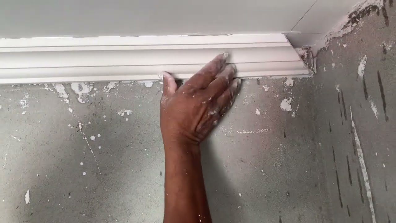Como fazer o corte do canto das molduras de gesso