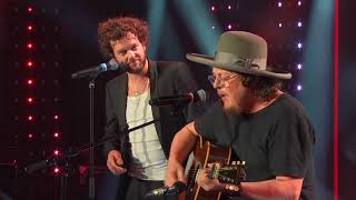 Video thumbnail of "Zucchero & Claudio Capeo - Senza una donna (Live) - Le Grand Studio RTL"