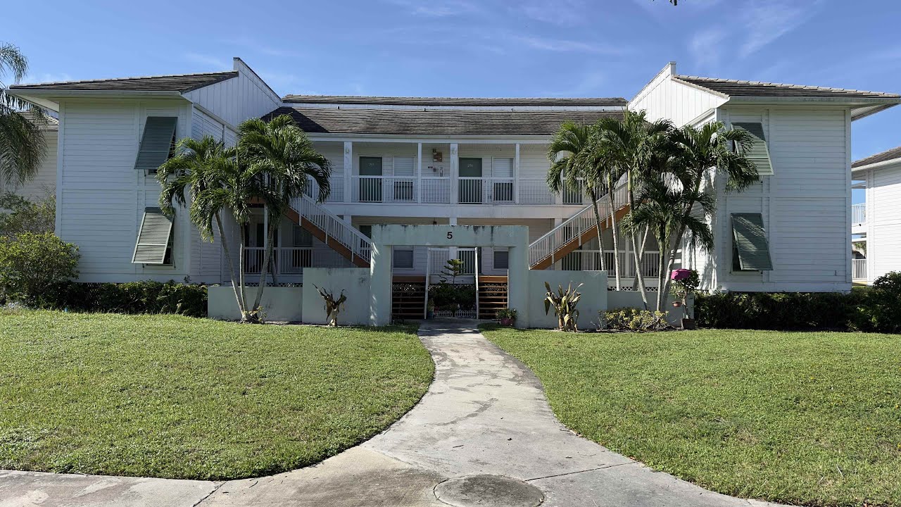 Condos for Rent in Palm Beach Gardens 2BR/2BA by Palm Beach Gardens Property Management