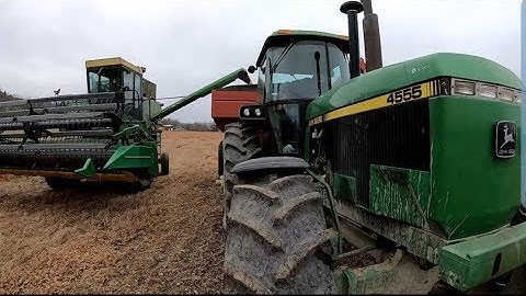 Combining & Unloading Soybeans