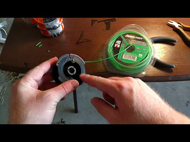 Changing a Single Line Spool on a BLACK+DECKER String Trimmer 