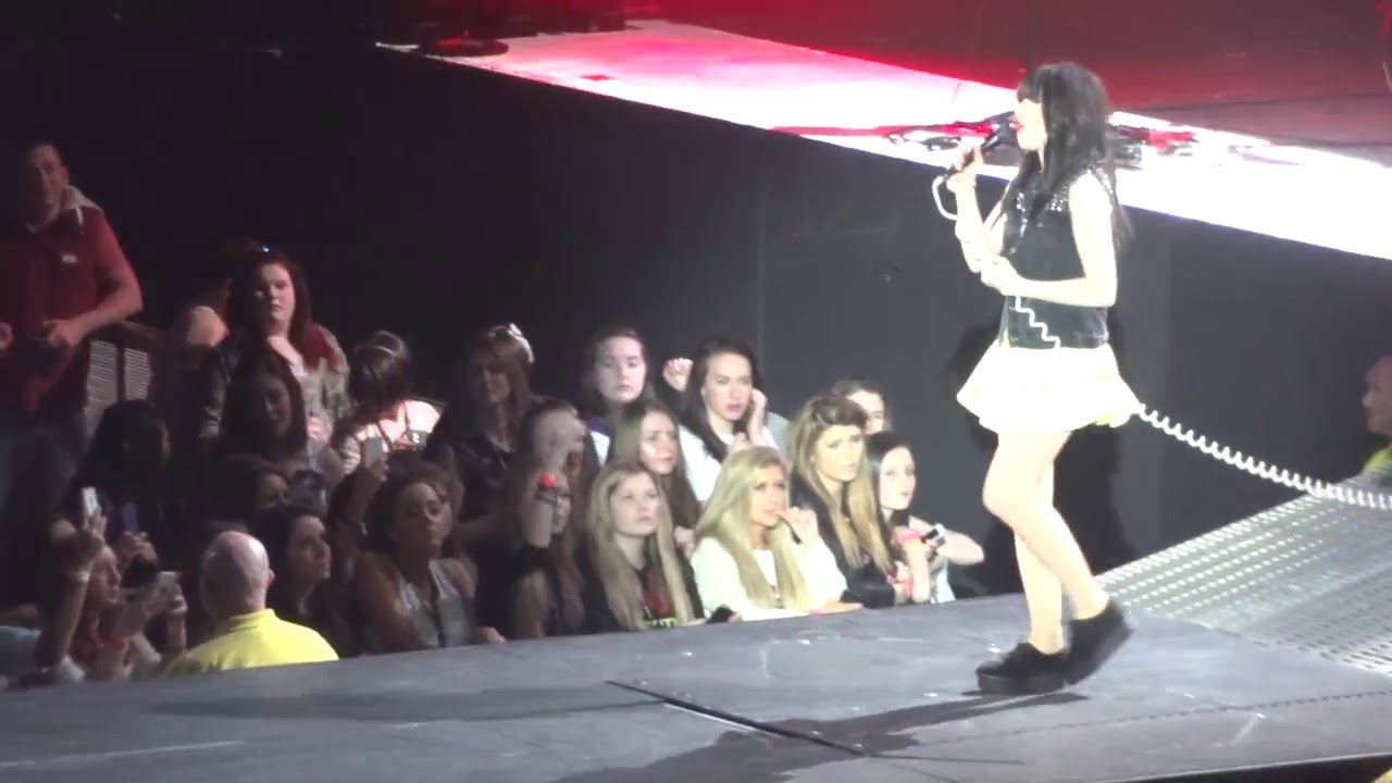 Carly Rae Jepsen - Hurt So Good at Phones 4u Arena Manchester on 22.02.13