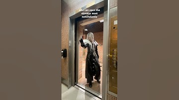 I think cloud was a little too chalant @fluffycos #finalfantasy #ffvii #sephiroth #cosplay