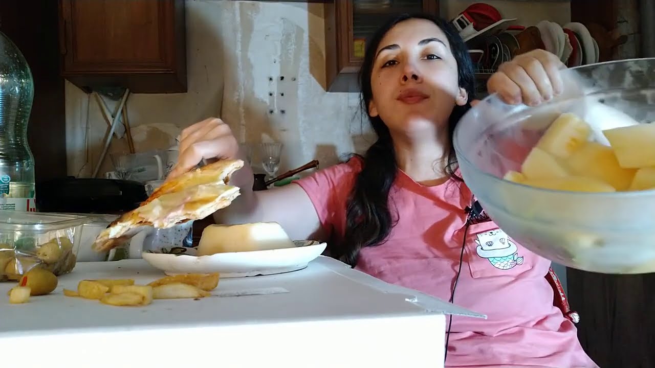 ვახშამი მუკბანგი🌒კარფურის პიცა🍕 და ფრი 🍟ზეთისხილი წიწაკით🌶️ და ნესვი 💛