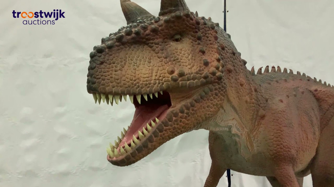 Animatronic Carnotaurus - Auction 40068 lot 1