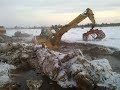 На тракторе через болото Towing On a tractor through a swamp.