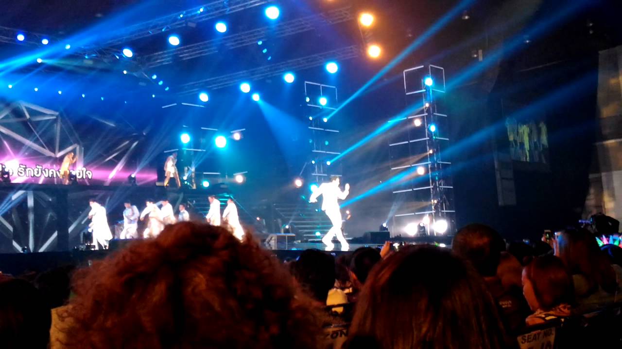 คอนเสิร์ต love 10 ปี ไม่มีหยุด bie sukrit [11.06.59]