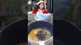 Làm Bắp Rang Bơ Ngay Tại Vườn | How to Make Popcorn [REACT] #shorts