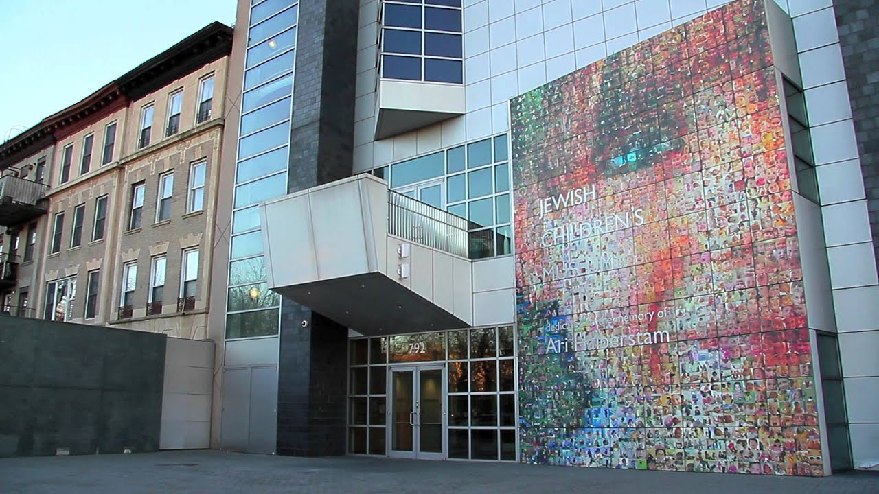 ^MuniNYC Kingston Avenue & Eastern Parkway (Crown Heights, Brooklyn