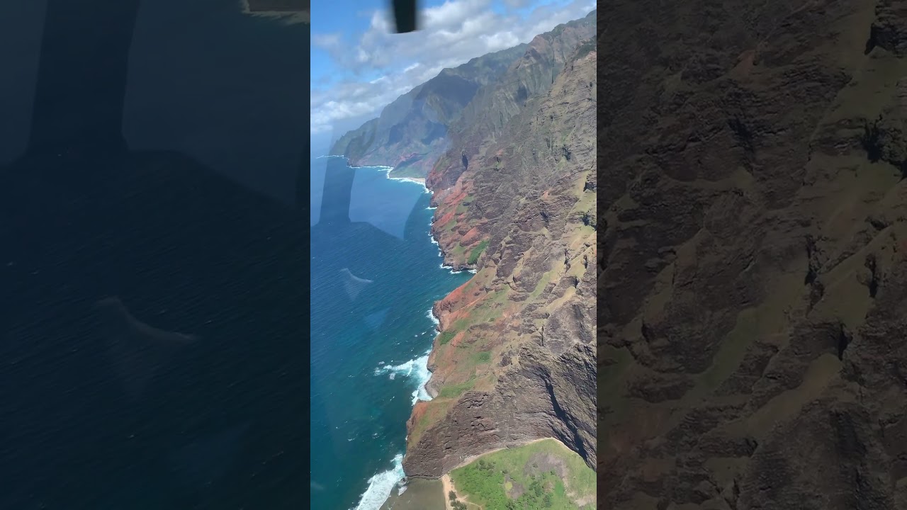 Helicopter tour of the Napali coast in Kauai, Hawaii 