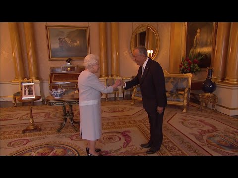 Encontro com a Rainha Isabel II no Palácio de Buckingham