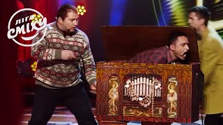 видео: Стояновка, Загорецька Л. С, Прозрачный Гонщик - Лучшие приколы | Лига Смеха 2021 картинка: Стояновка, Загорецька Л. С, Прозрачный Гонщик - Лучшие приколы | Лига Смеха 2021