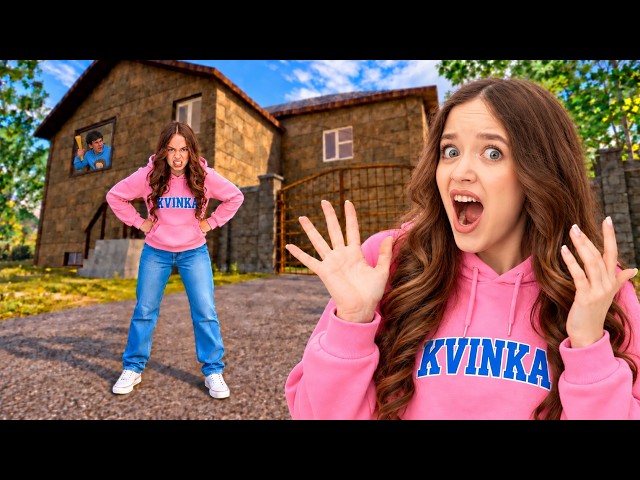 МЕНЯ ДОБАВИЛИ В ПОБЕГ ОТ БЛОГЕРА!😱КВИНКА ДВОЙНИК ХОЧЕТ МЕНЯ ПОЙМАТЬ..😭
