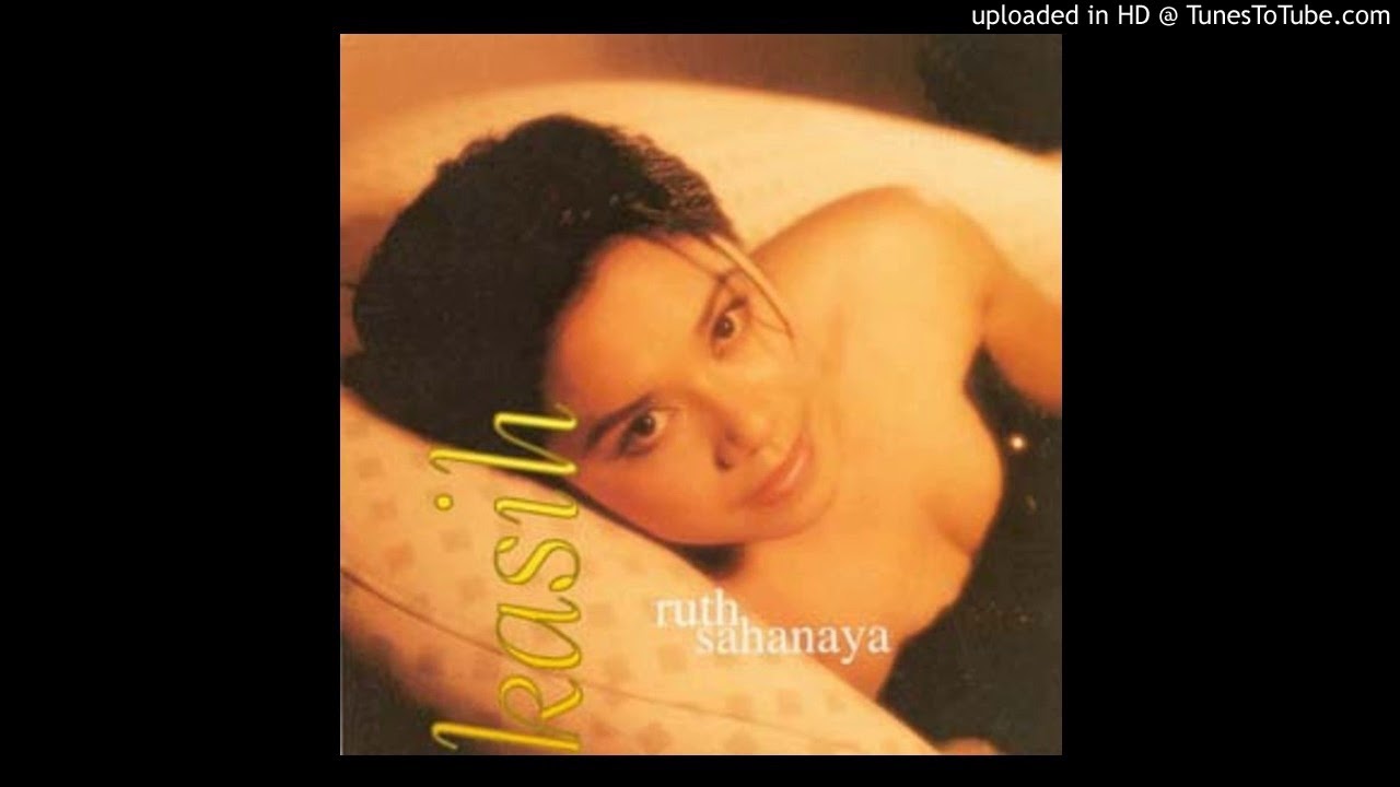 Rus yigiti videoda qizdan uni yalashni soraydi Yalangoch nudistlar yashiringan