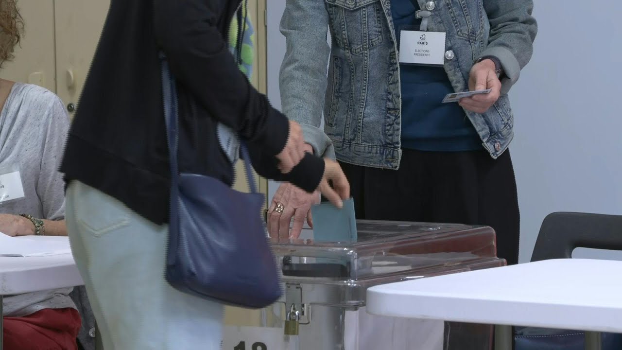 Législatives: les bureaux de vote ouvrent pour le premier tour des élections | AFP Images