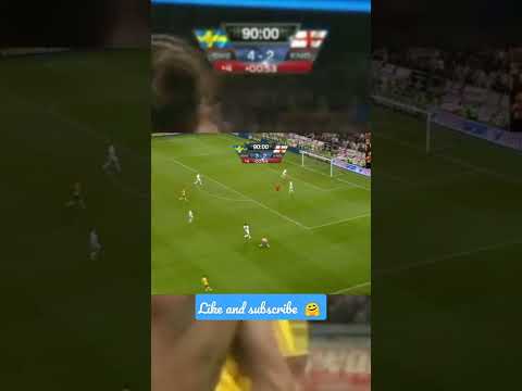 ديناصور مكمل من عصر الديناصورات هدف ابراهيموفيتش من مقصية على بعد ٣٥ م كورة في الخمسينة