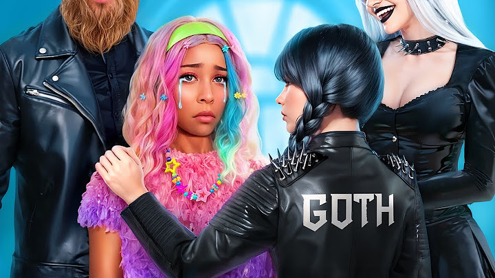 "Fata Goth vs Fata Curcubeu! Wednesday Addams A Fost Adoptată de Familia Curcubeu!"