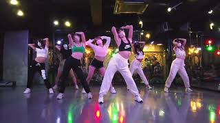 豐乳肥臀  by 鄭欣宜 / Kabee and Mickey Choreography