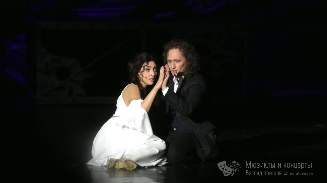 Дарья Бурлюкало, Константин Скрипалев. Посмотри. Мюзикл \"Дракула\" - YouTube