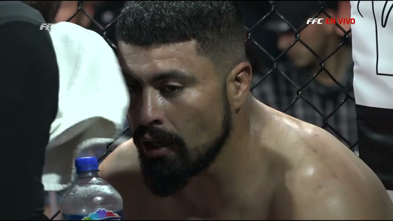 Oliver Navarro vs Armando Bravo - The Championship - Sábado 3 de Diciembre 2022 - Arenia Casino