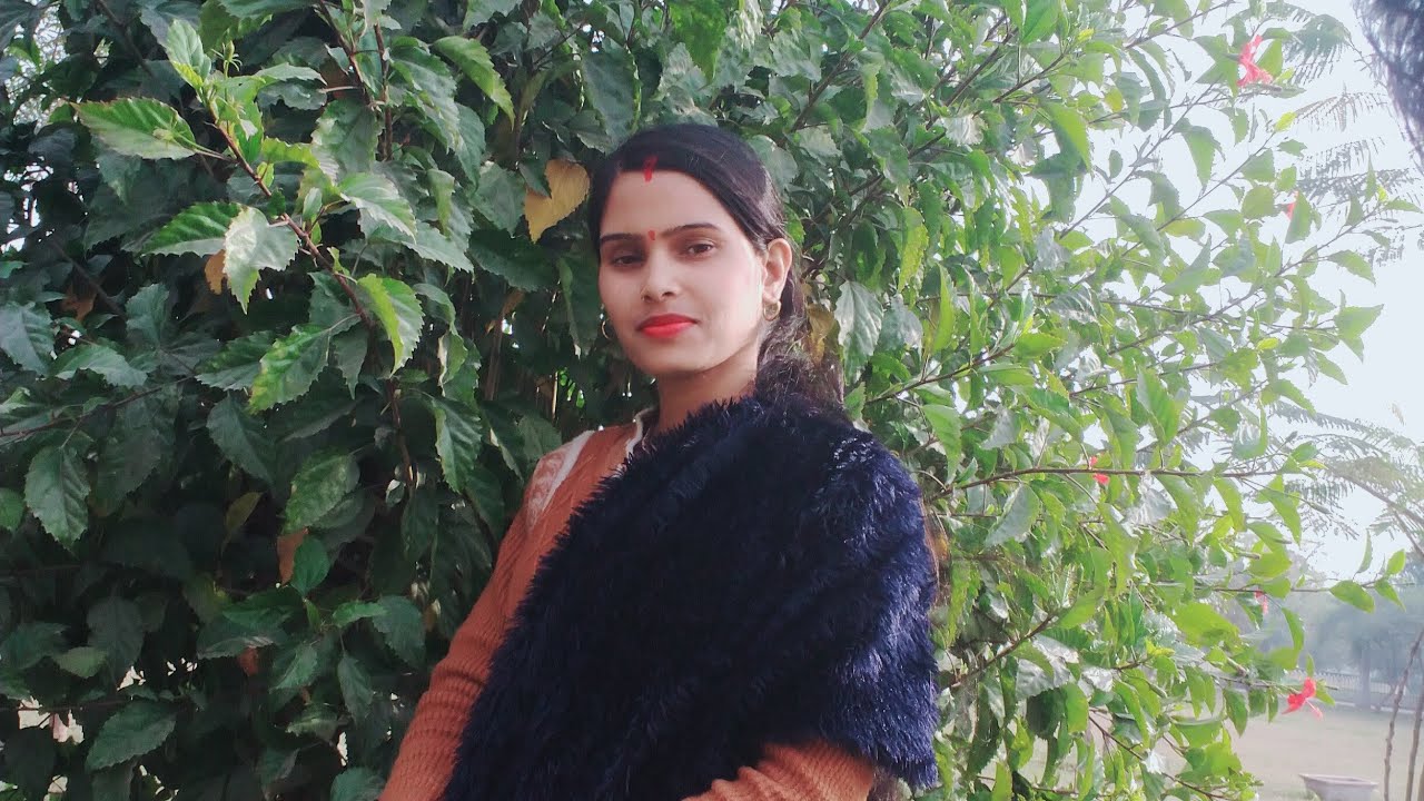 Arti Mishra  is live!पता नहीं किस कलम से हमारी लकीरें लिखी हुई हैं