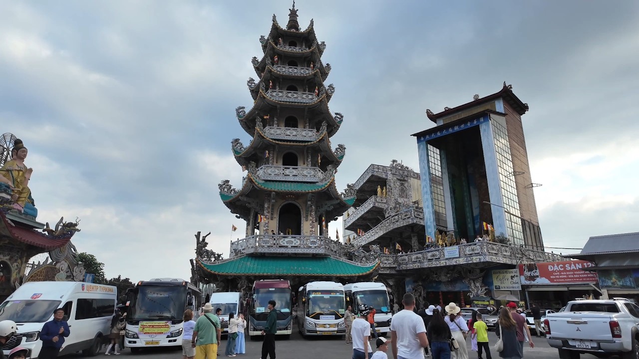Самый уникальный храм во Вьетнаме | Исследование пагоды Линь Фуок